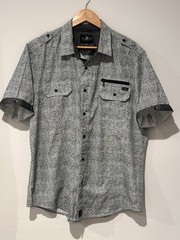 Marc Ecko Cut & Sew Men’s XL Short Sleeve Button Up Shirt Gray Black Zip Pocket