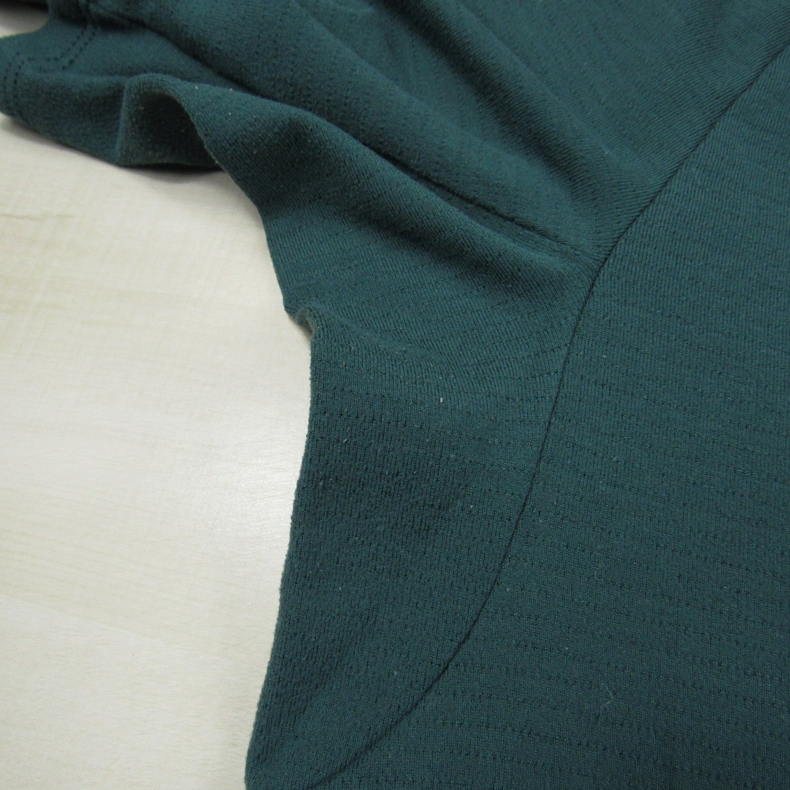 Lululemon Shirt Mens Extra Large Green Long Curved Hem Tech Performance Stretch gallery