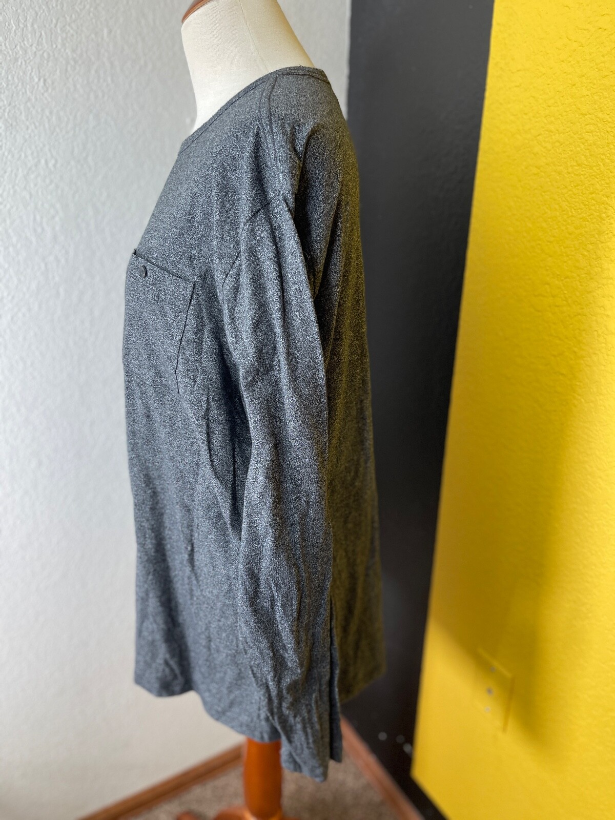 Banana Republic Mens Shirt Extra Large Gray Shirt Pocket Cotton Blend Easy Care gallery