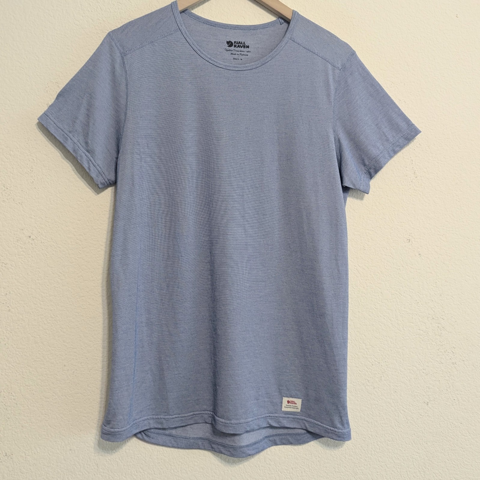 Fjallraven Abisko Shade T-Shirt Short Sleeve Men's Medium Blue Micro Stripe EUC gallery