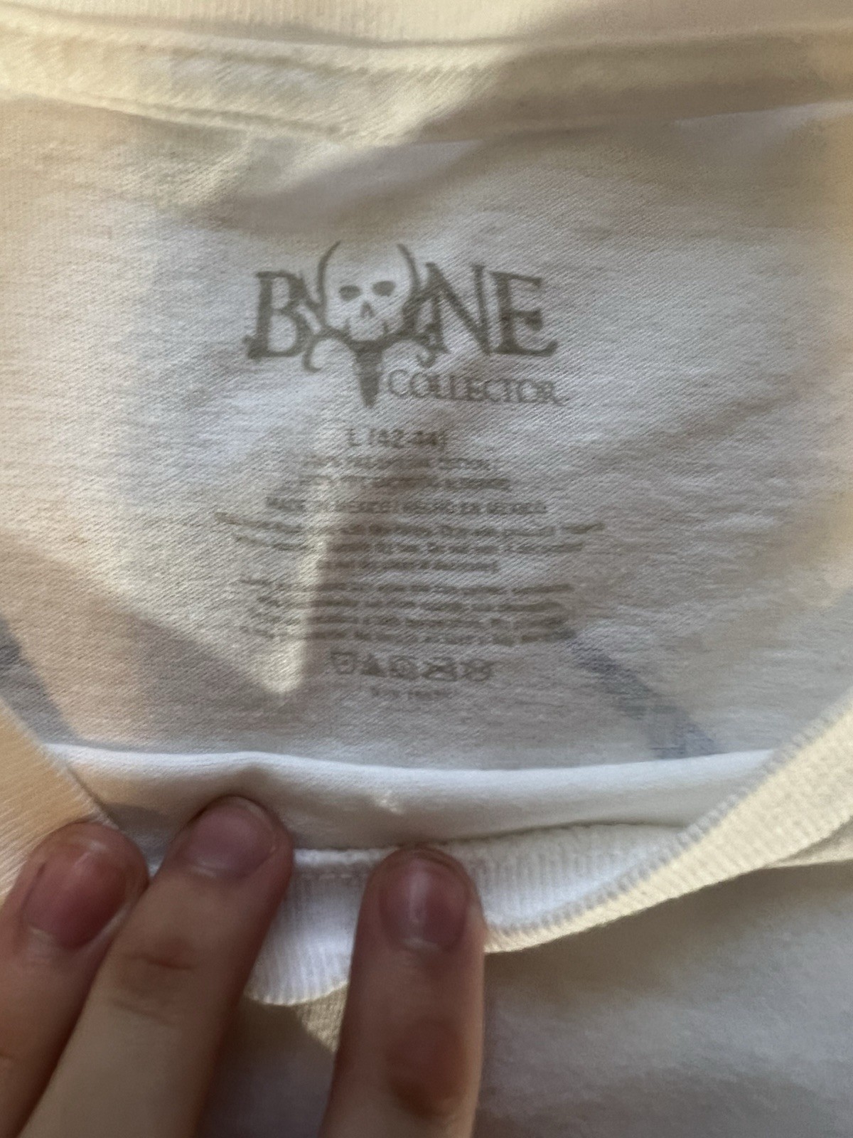 Bone Collector Graphic Tee White Double Sided Men’s Size Large gallery