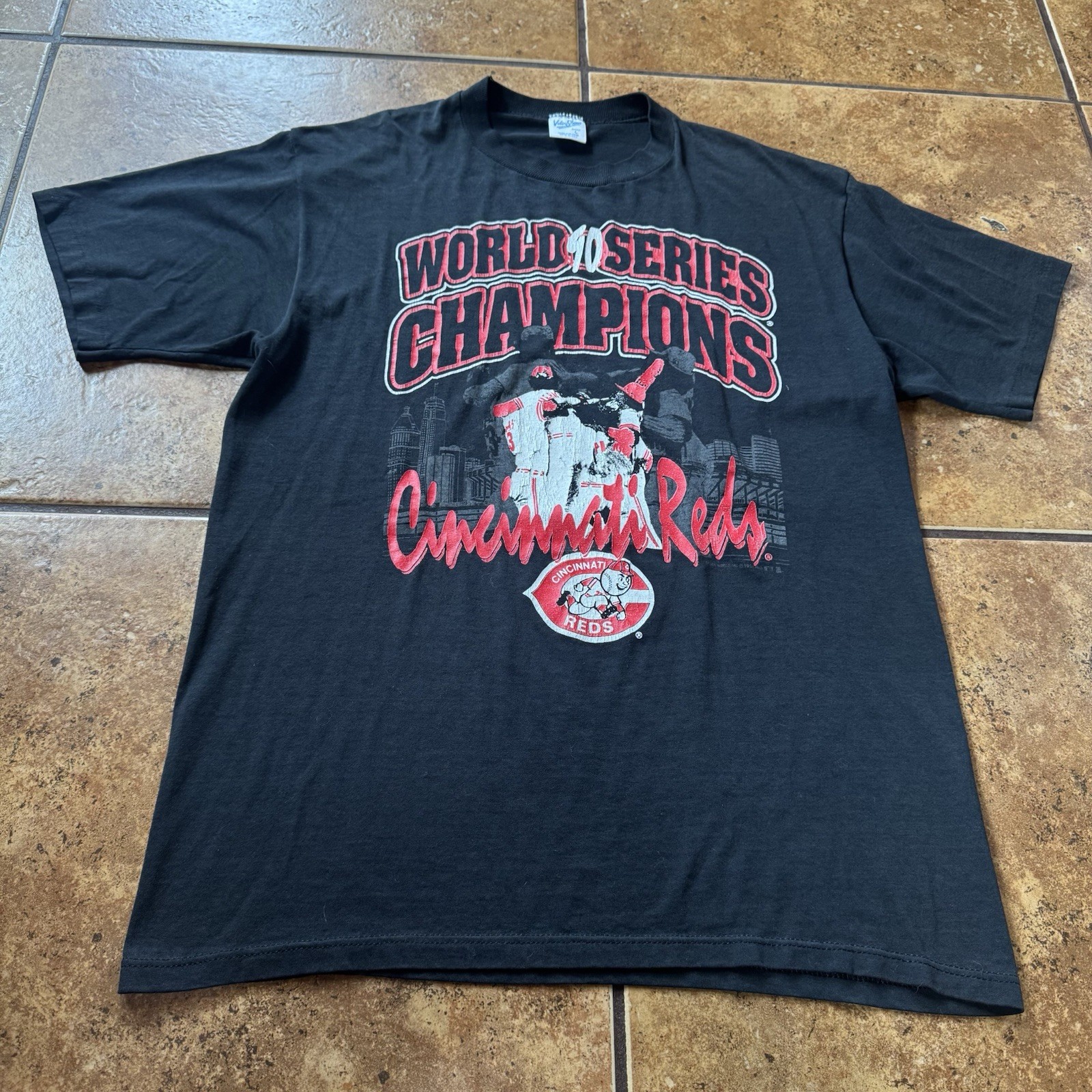 Vintage Cincinnati Reds 1990 World Series Champions T Shirt - Size LG - Logo 7 gallery