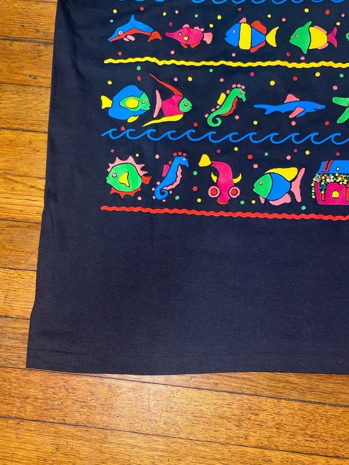 Vintage 90s Eyes on California Tropical Sea Life Neon Puff Print T-Shirt gallery