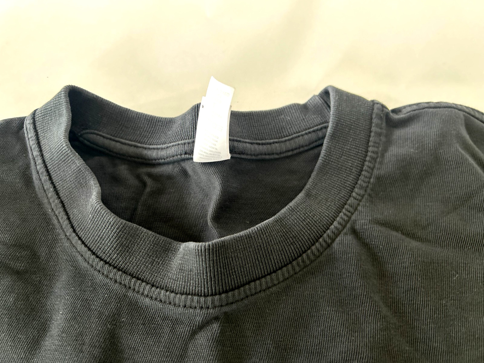 Helvetica Men's T Shirt size L excellent quality Heavy Duty NEW gallery