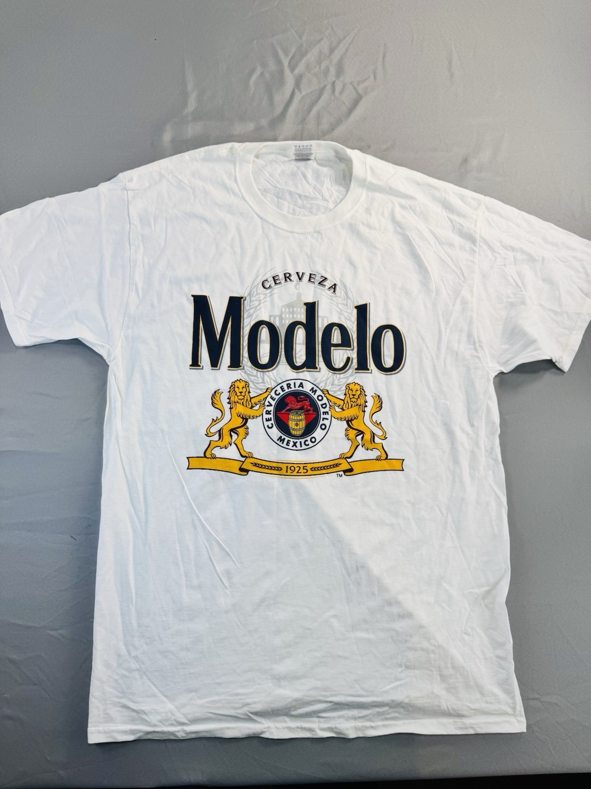 Modelo Mexican Beer T-Shirt Men’s Sz Large White Graphic Print BRAND NEW