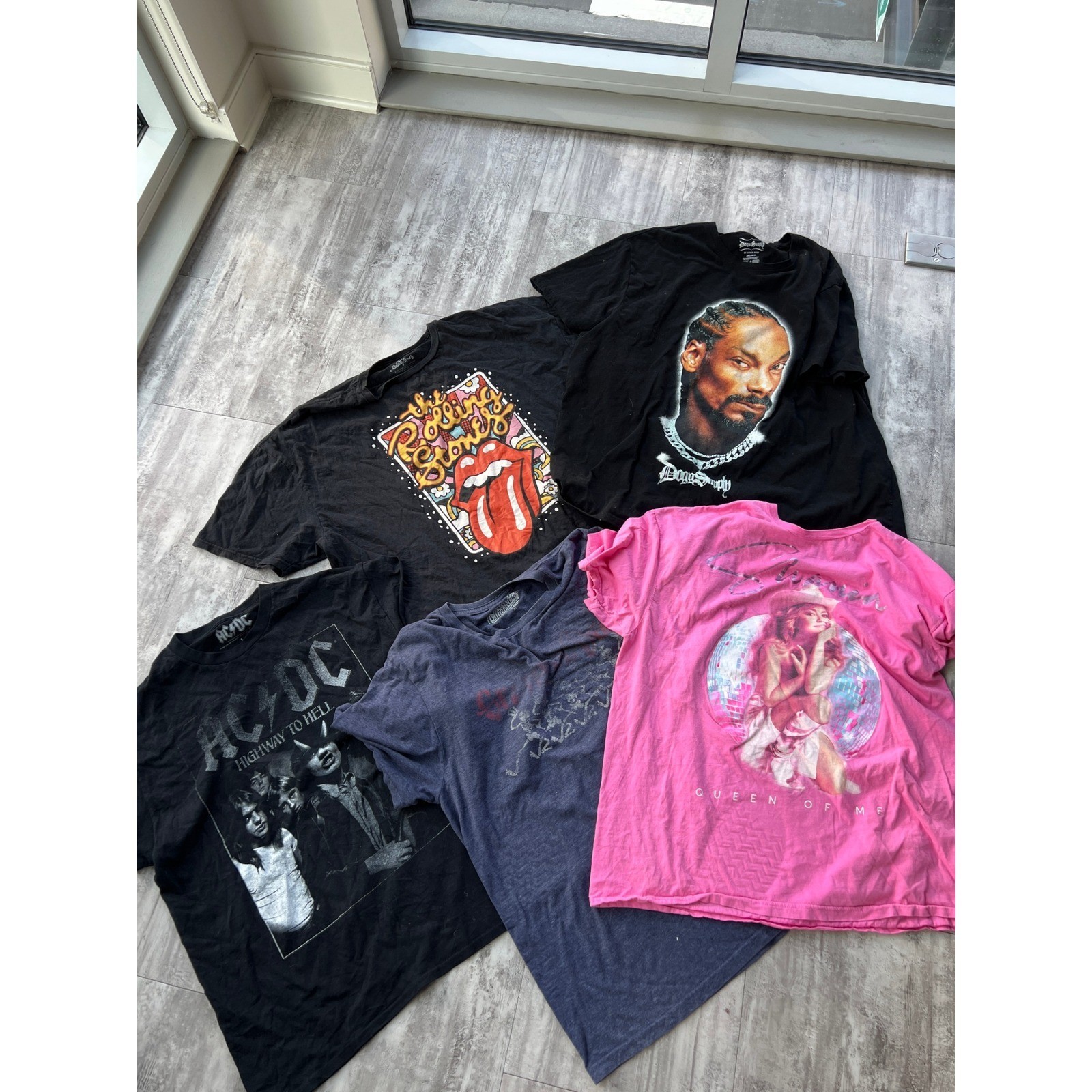 25pc Graphic Band Tee Lot Nirvana AC/DC Snoop Dogg Biggie Smalls Beatles Rock gallery