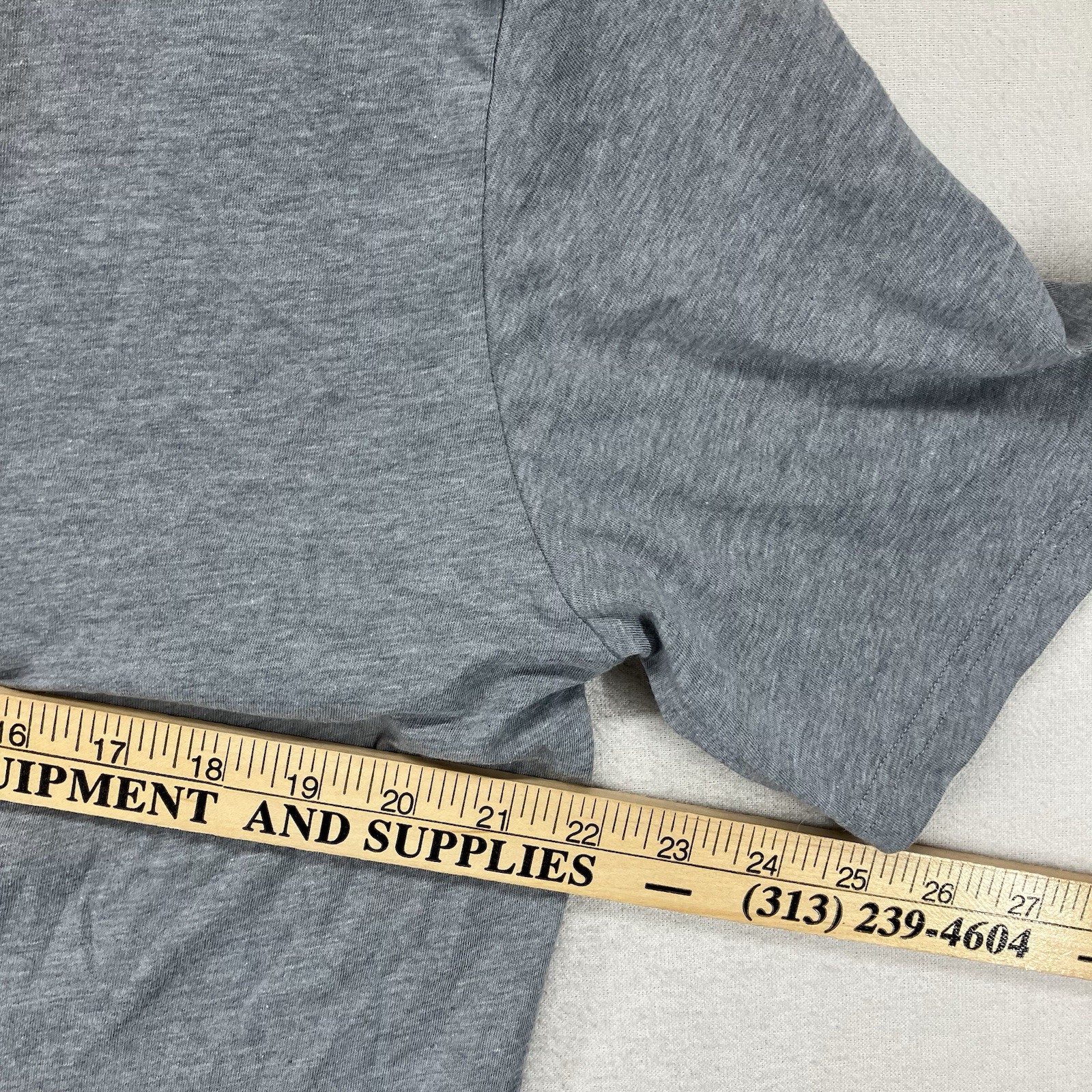 Men's Under Armour Loose Fit Heat Gear T Shirt Thin Lightweight Large EUC gallery
