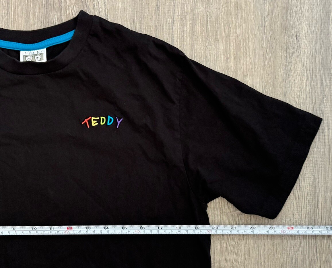 Teddy Fresh Graphic T-Shirt Stitched Button Eye Bear Men’s Medium Black gallery