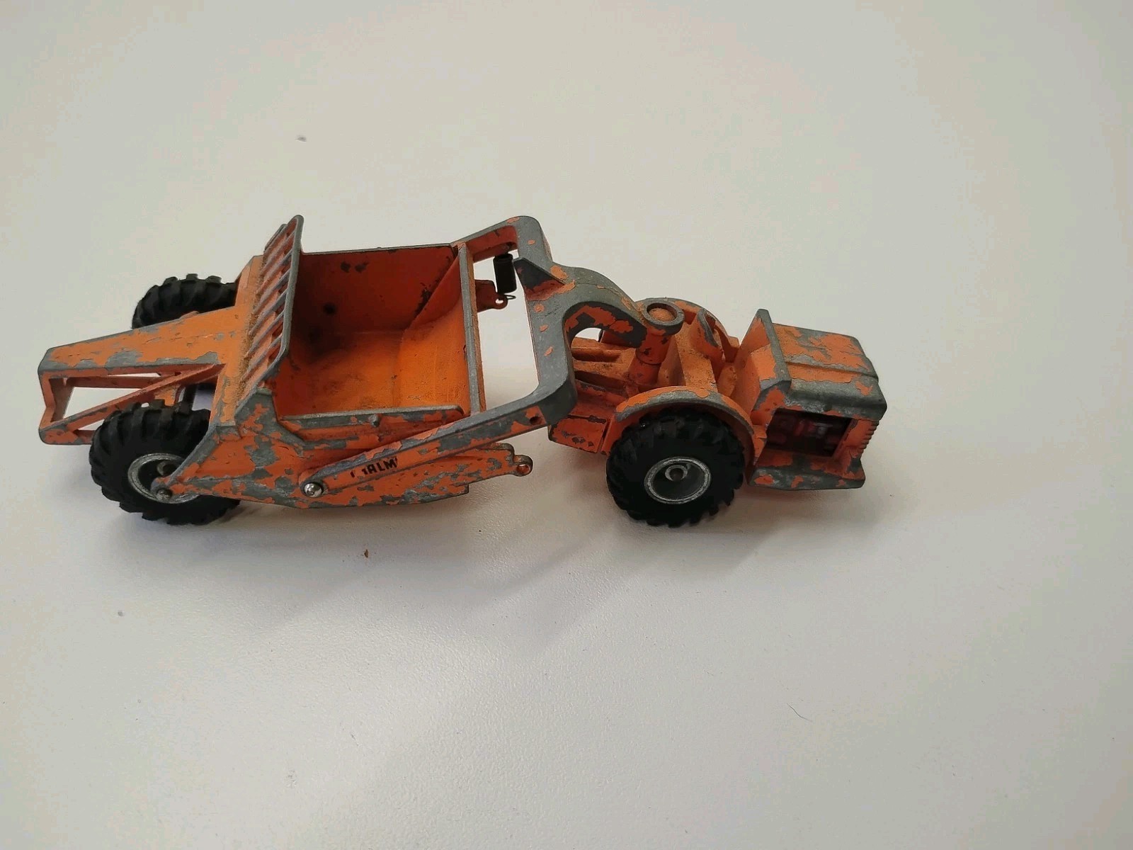 Matchbox Lesney King Size K-6 Allis-Chalmers Earth Scraper 1960’s.  (Used)