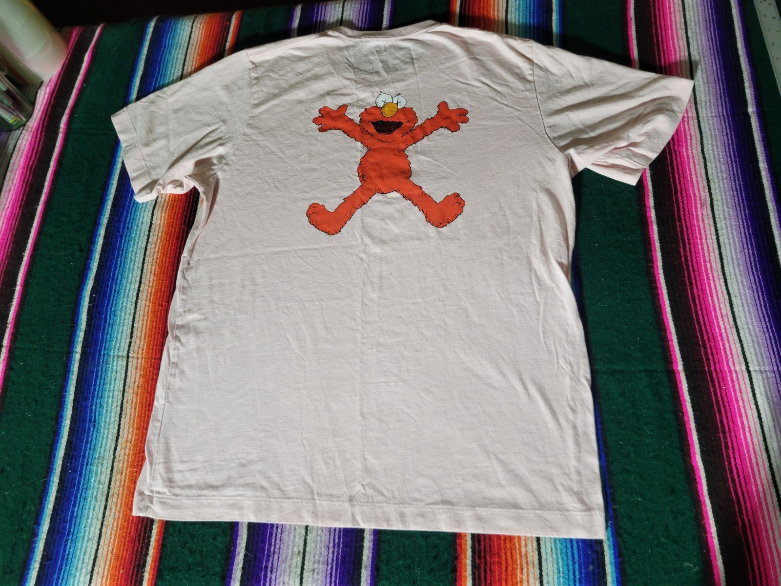 KAWS x Uniqlo x Sesame Street Elmo Pink T-Shirt Size Large gallery