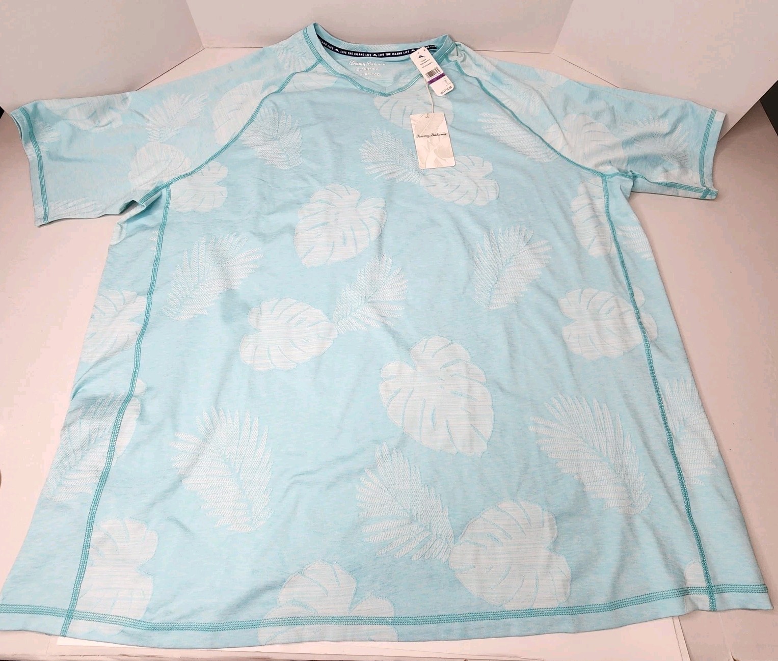 Tommy Bahama Delray Frond 2XLB Island Zone V Neck Tshirt Light Blue Travel NWT