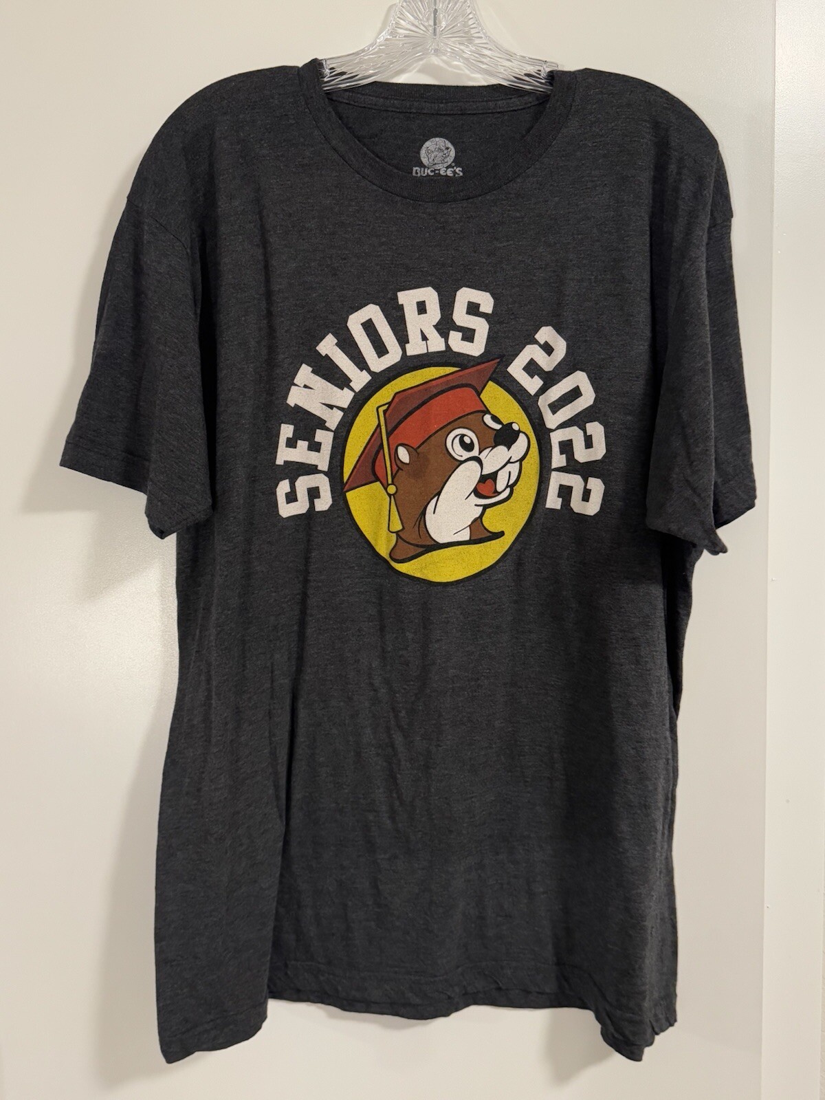Buc-ee’s Tshirt Seniors 2022 Size XL Dark Gray Beaver Nuggets Short Sleeve Crew gallery