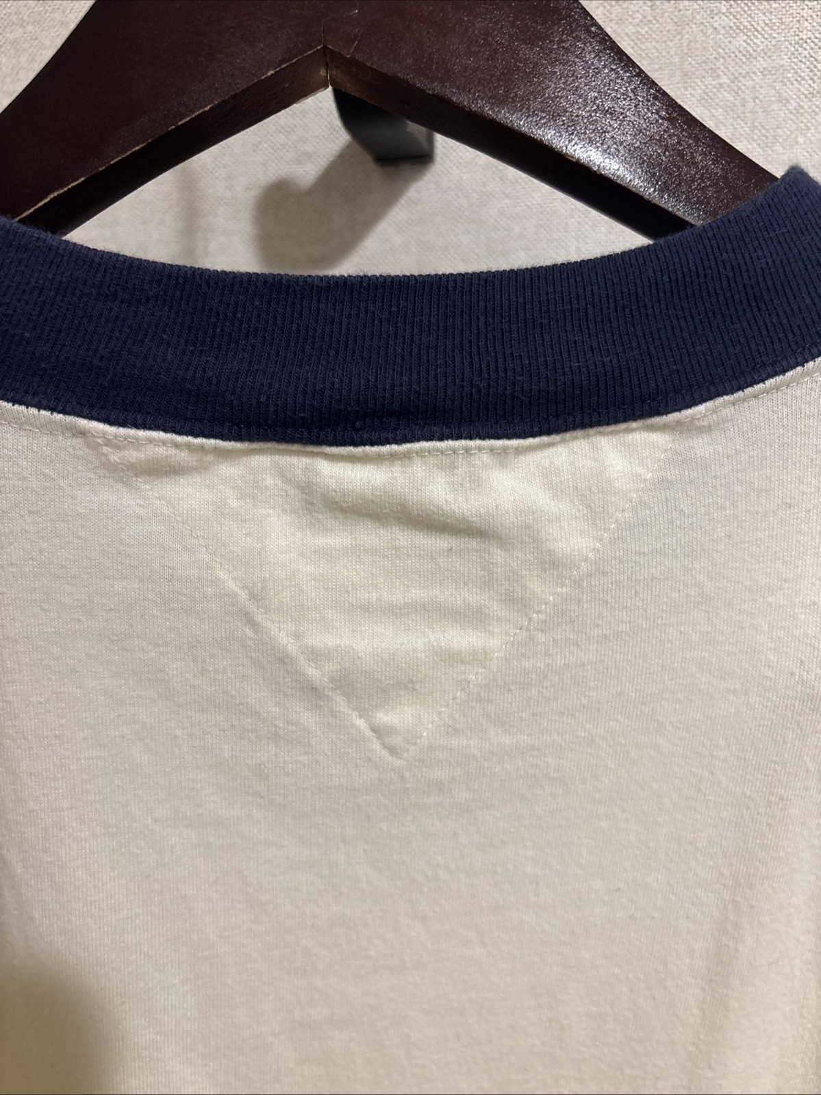 Vintage 90s Tommy Hilfiger Patriotic Eagle Crest Ringer T-Shirt White Blue Red L gallery