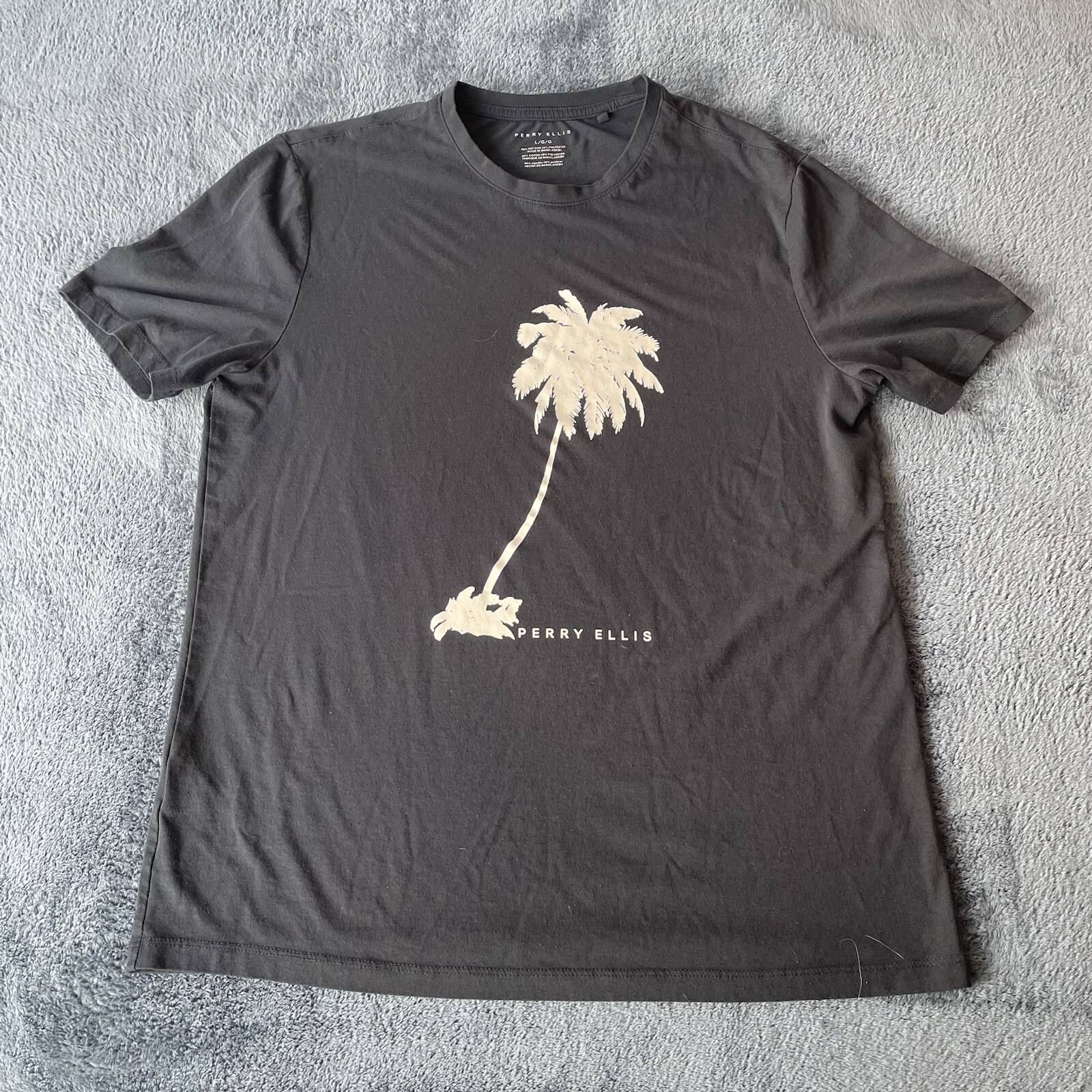 Perry Ellis Men’s Short Sleeve Black Logo T-Shirt Large