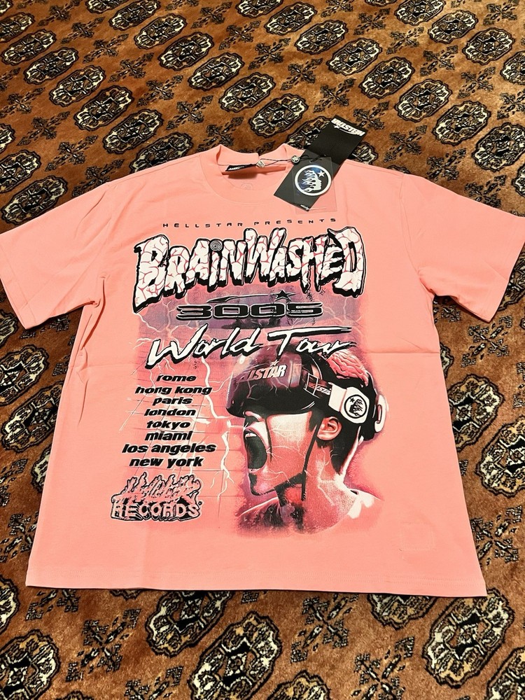 HELLSTAR BRAINWASHED 3005 WORLD TOUR PINK GRAPHIC MEN’S TEE SIZE L