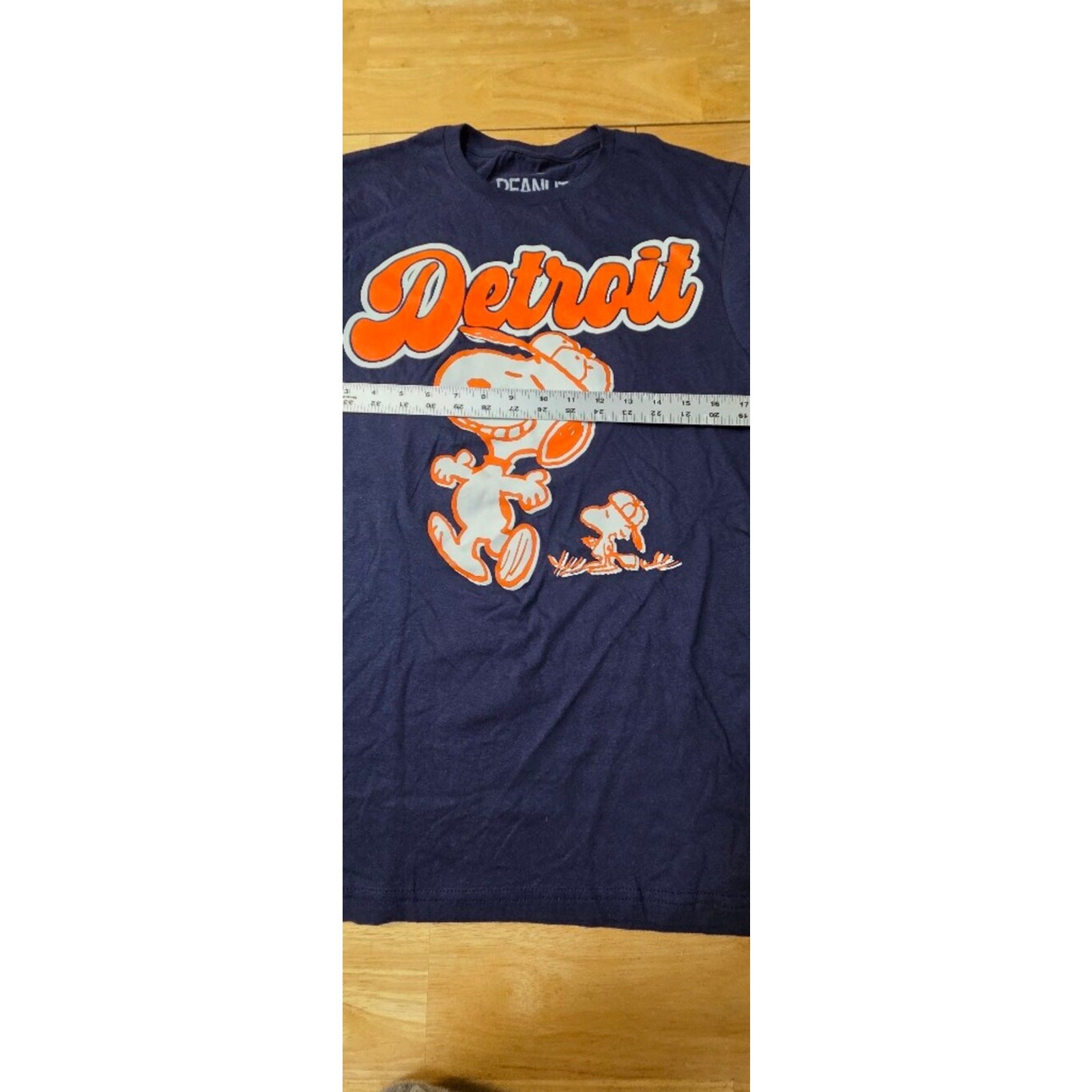 Peanuts Snoopy Detroit Baseball Graphic Tee Medium NWOT Navy Blue Team Merch gallery