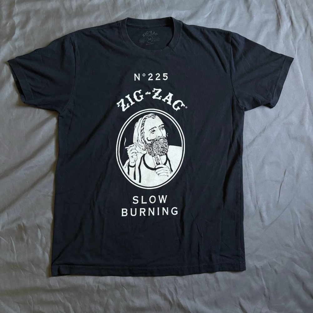 Zig Zag Slow Burning Rolling Papers Black T-Shirt Adult Size Medium 18.5×22.5