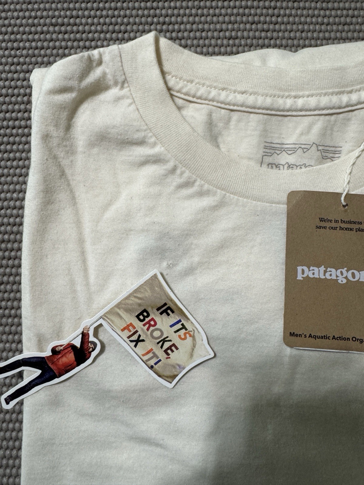 Patagonia Men’s Aquatic Action Organic T - 37801 LFNL size M, Small Imperfection gallery