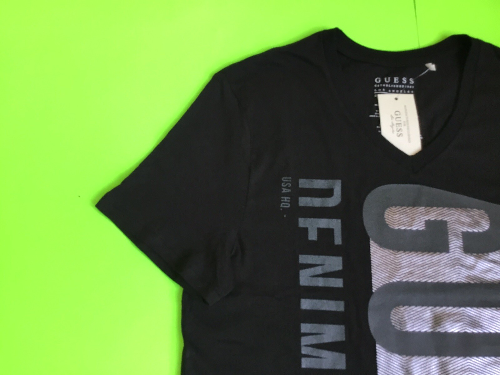 GUESS Los Angeles Mens Short Sleeve T-Shirt Size SMALL Black w/Silver Cotton NEW gallery