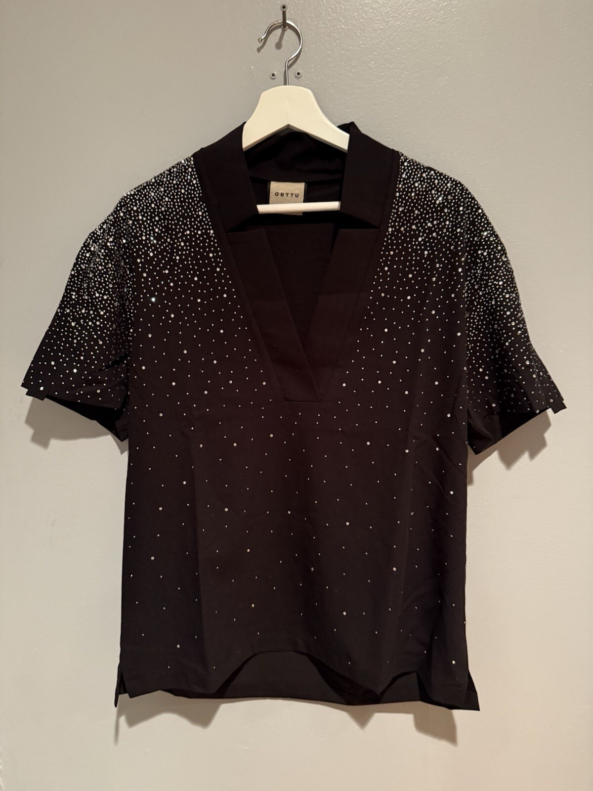 Star neck Diamond shirt black with attached diamonds size L gallery