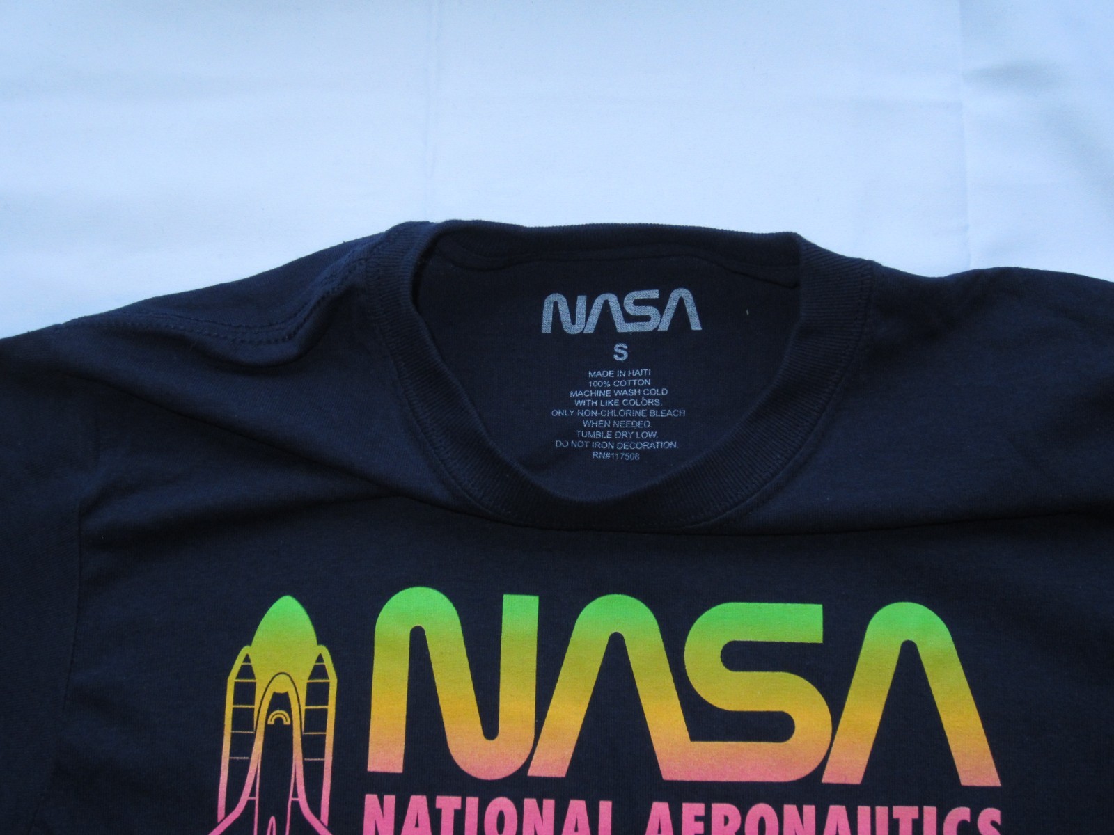 NASA Gradient Logo Short Sleeve Tee Shirt Navy Blue Adult Small NEW! gallery