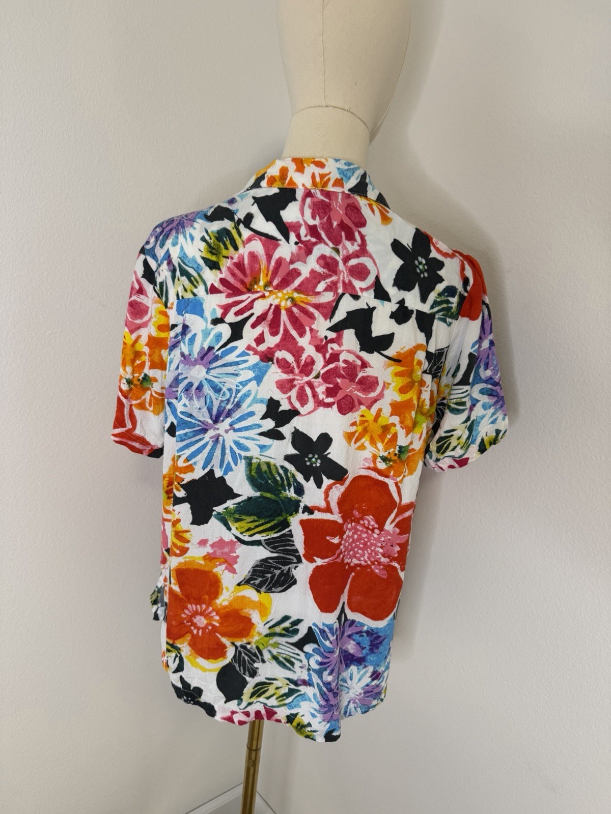 Jams World Epiphany Multicolor Floral Rayon Short Sleeve Button-Up Shirt Medium gallery