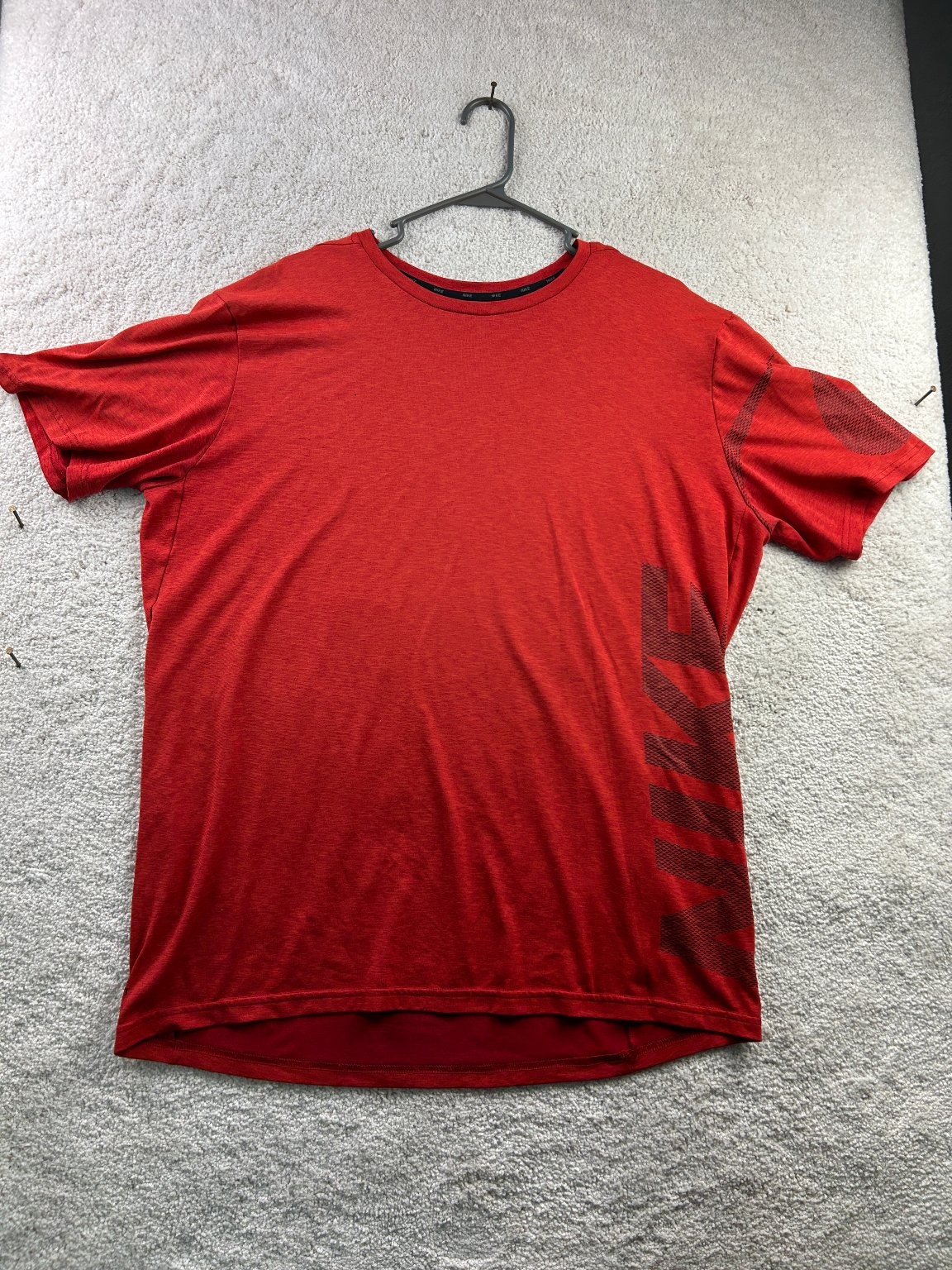 Nike T-Shirt Men's Red XL Dri-FIT Moisture-Wicking Crew Neck gallery