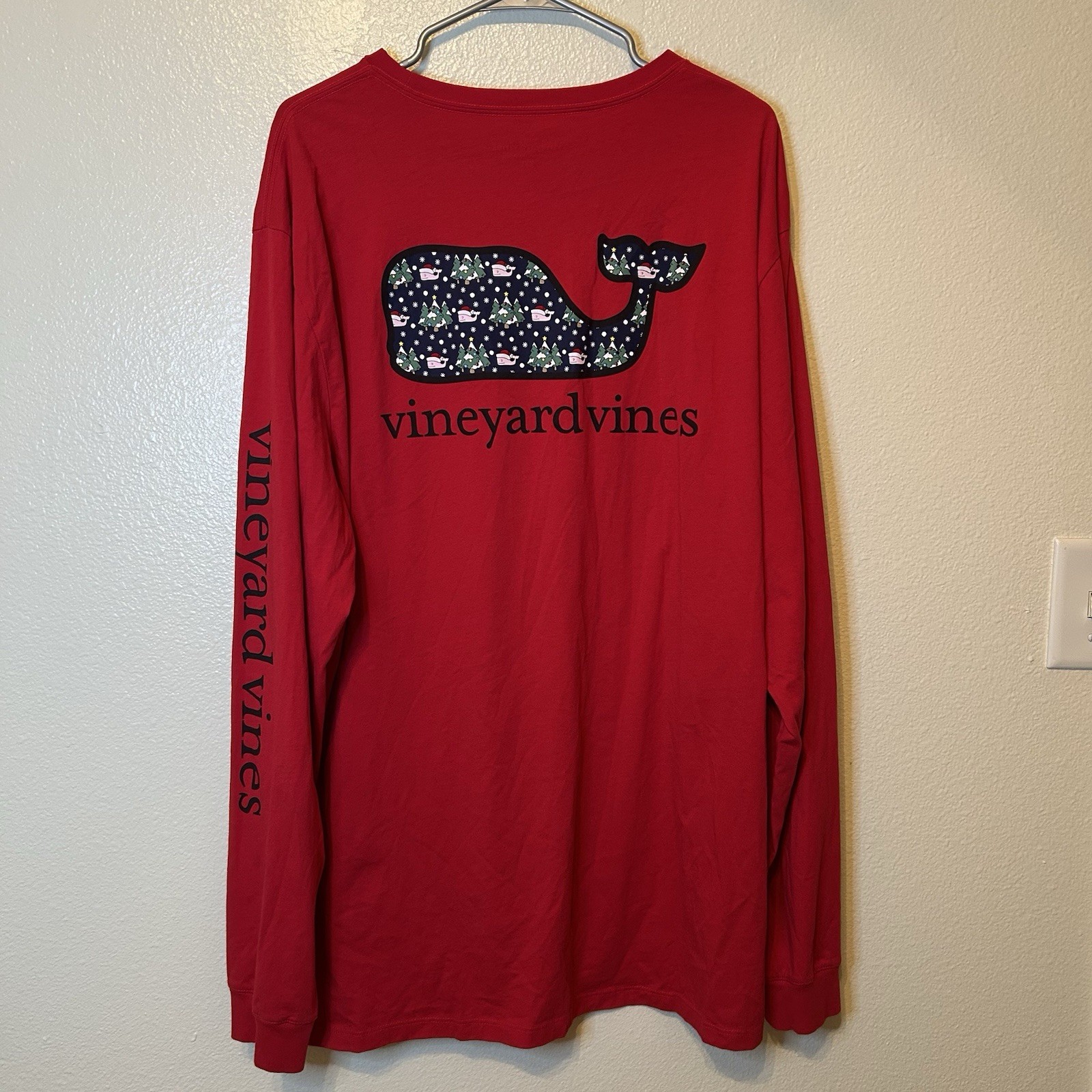 New Vineyard Vines Christmas Whale Shirt 2XL Trees Snow Holiday Red BG24