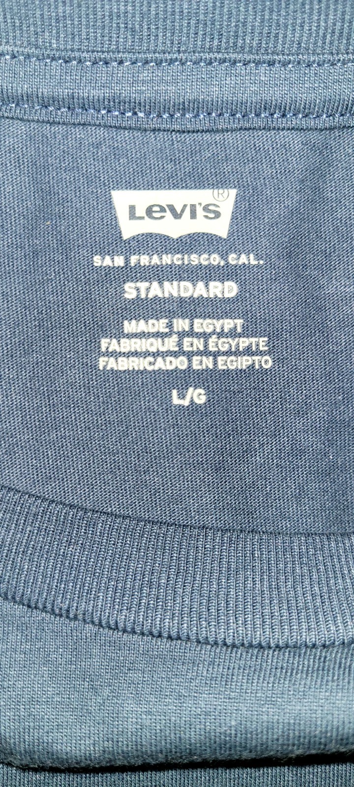 Levi's Men's Short Sleeve T-Shirt, Large, Crew Neck, 100% Cotton Navy Blue gallery