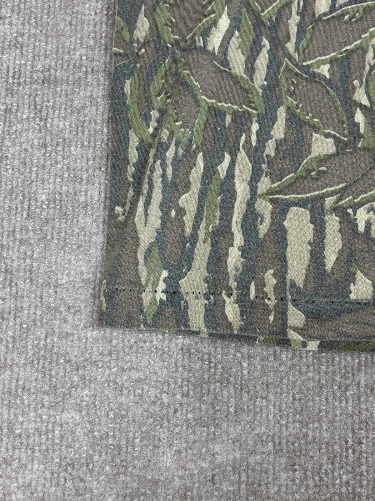 Vintage Realtree T-Shirt Mens Medium Camo Ringer USA Single Stitch Leaf 90s gallery