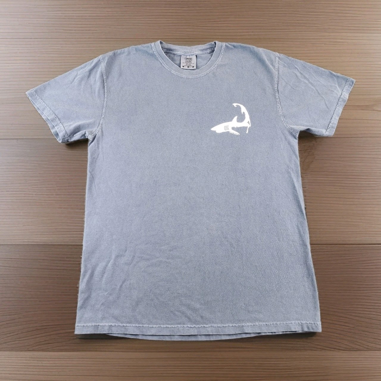 Cape Shark Shirt Mens Medium Cape Cod Chatham Massachusetts MA Beach Adult A59 gallery