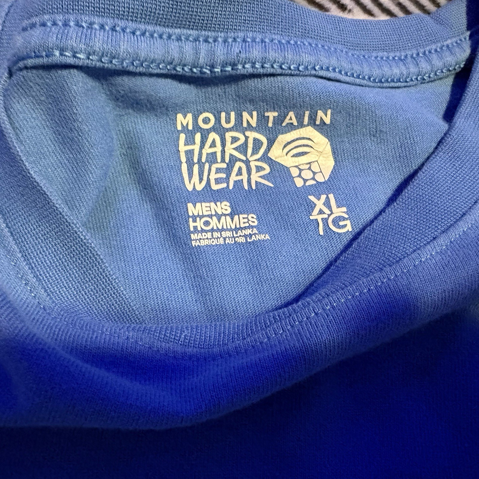 Mountain Hardwear Men's XL Blue Graphic Print Crew Neck Organic Cotton T-Shirt gallery