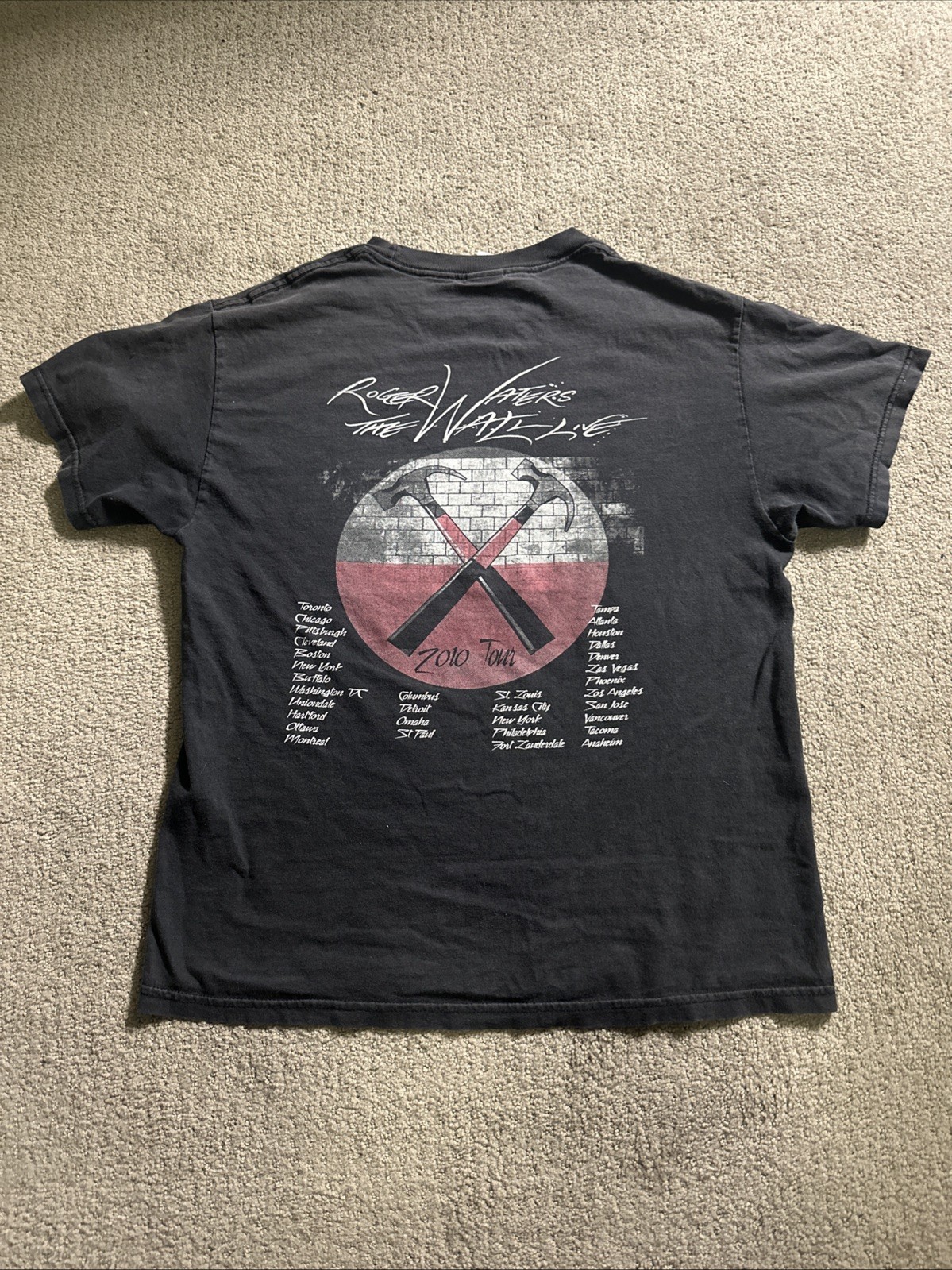 Vintage Pink Floyd T-Shirt Roger Waters Live 2010 Tour Rare Size Large gallery