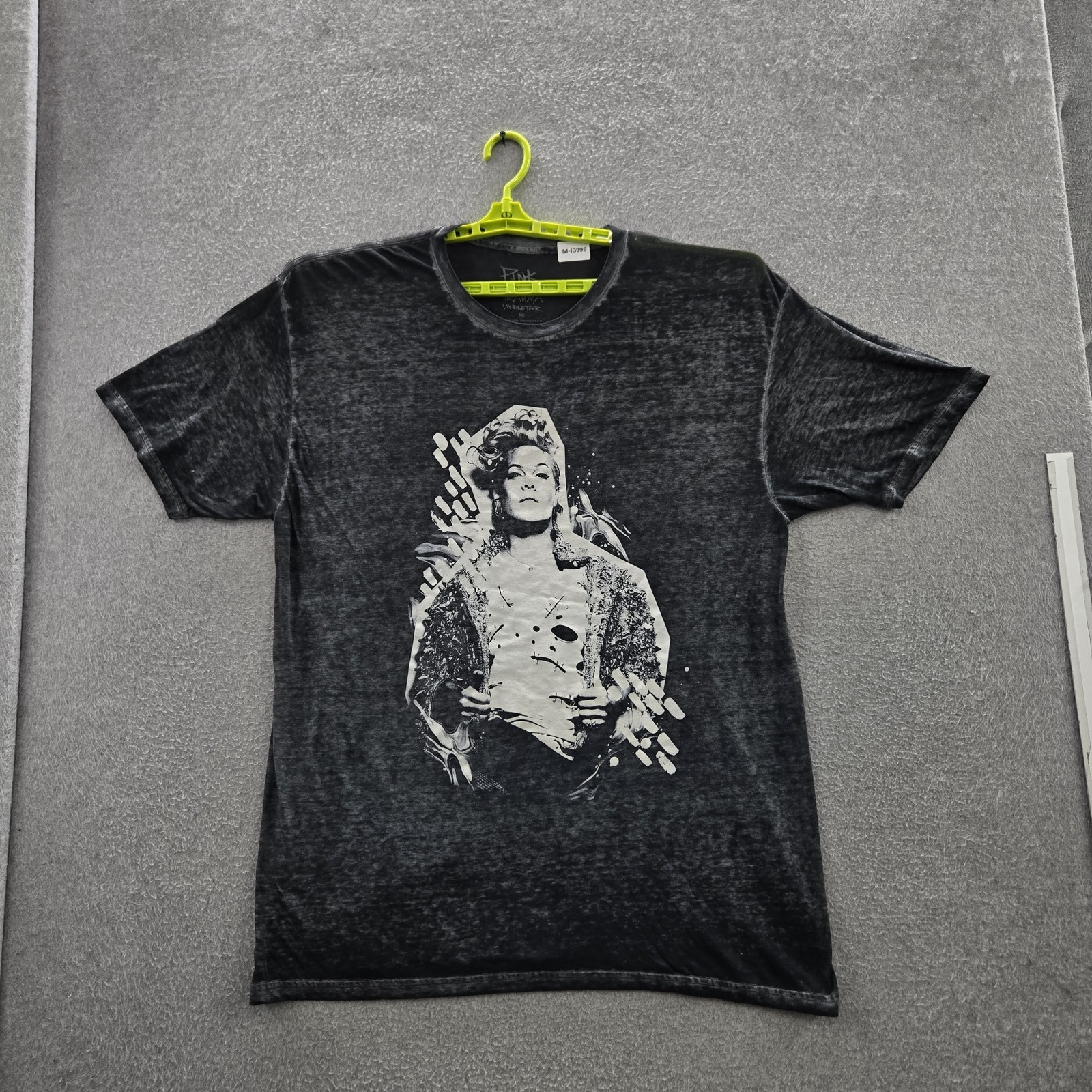 Pink Men Shirt M Black Woman Portrait Concert Tee Graphic Short Sleeve gallery