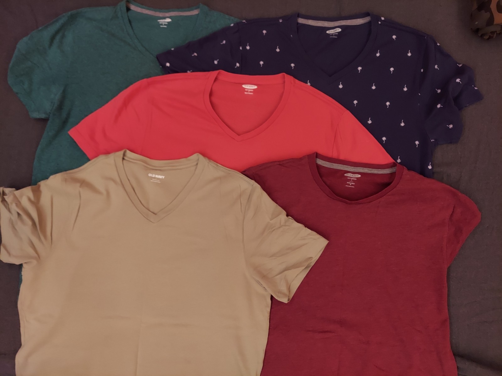 Lot Of 5 Old Navy T Shirts Size Large V-Neck Short Sleeve Solid Color Tops gallery