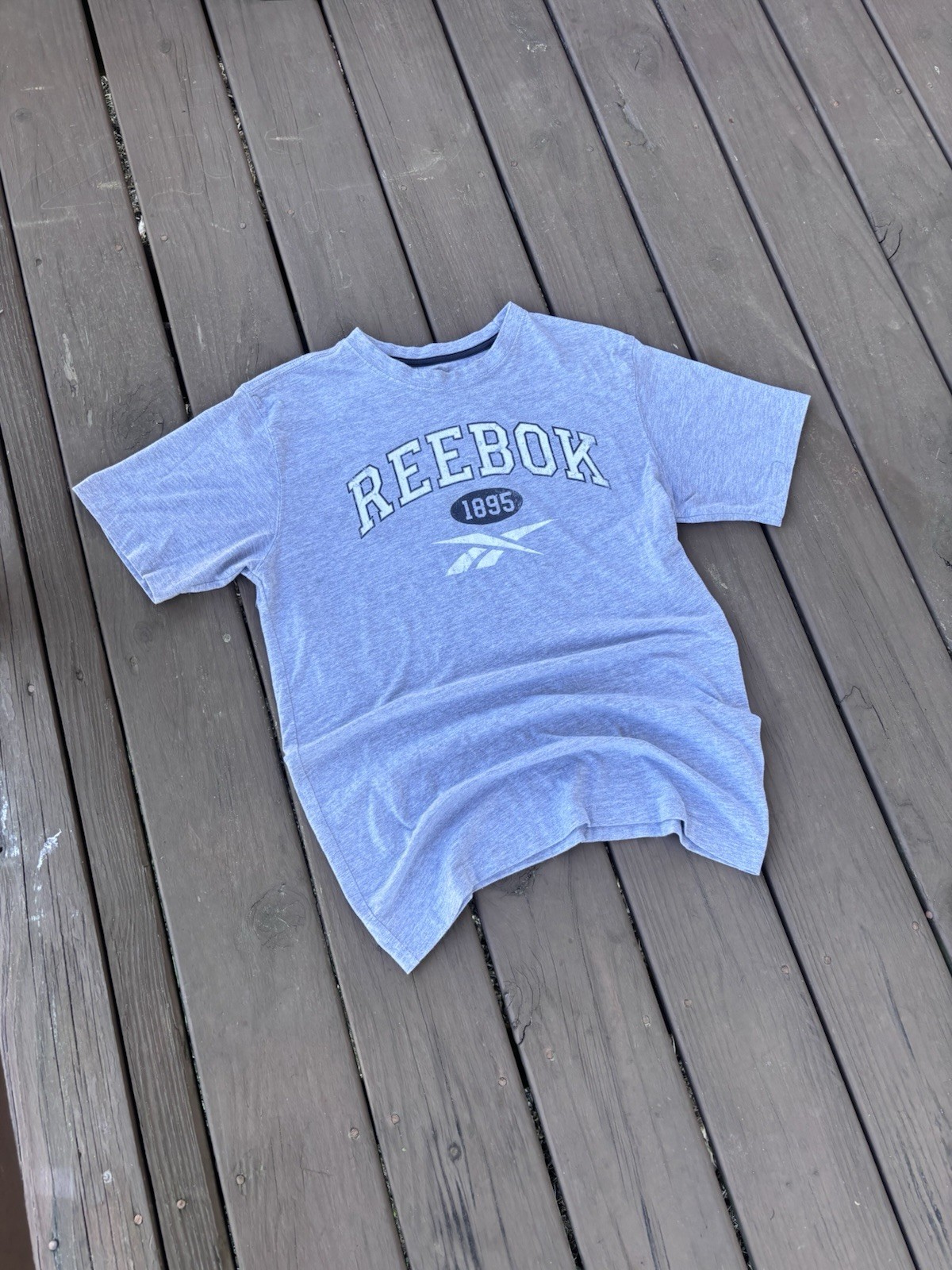 Vintage Reebok 1895 Heritage Logo T-Shirt Sportswear Grey Mens Small Y2K Retro gallery