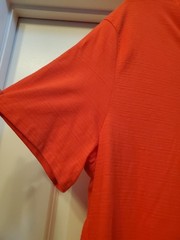 Calvin Klein V-neck TShirt~Sz Large~Men’s~Texture Silk-Like~Red~NEW