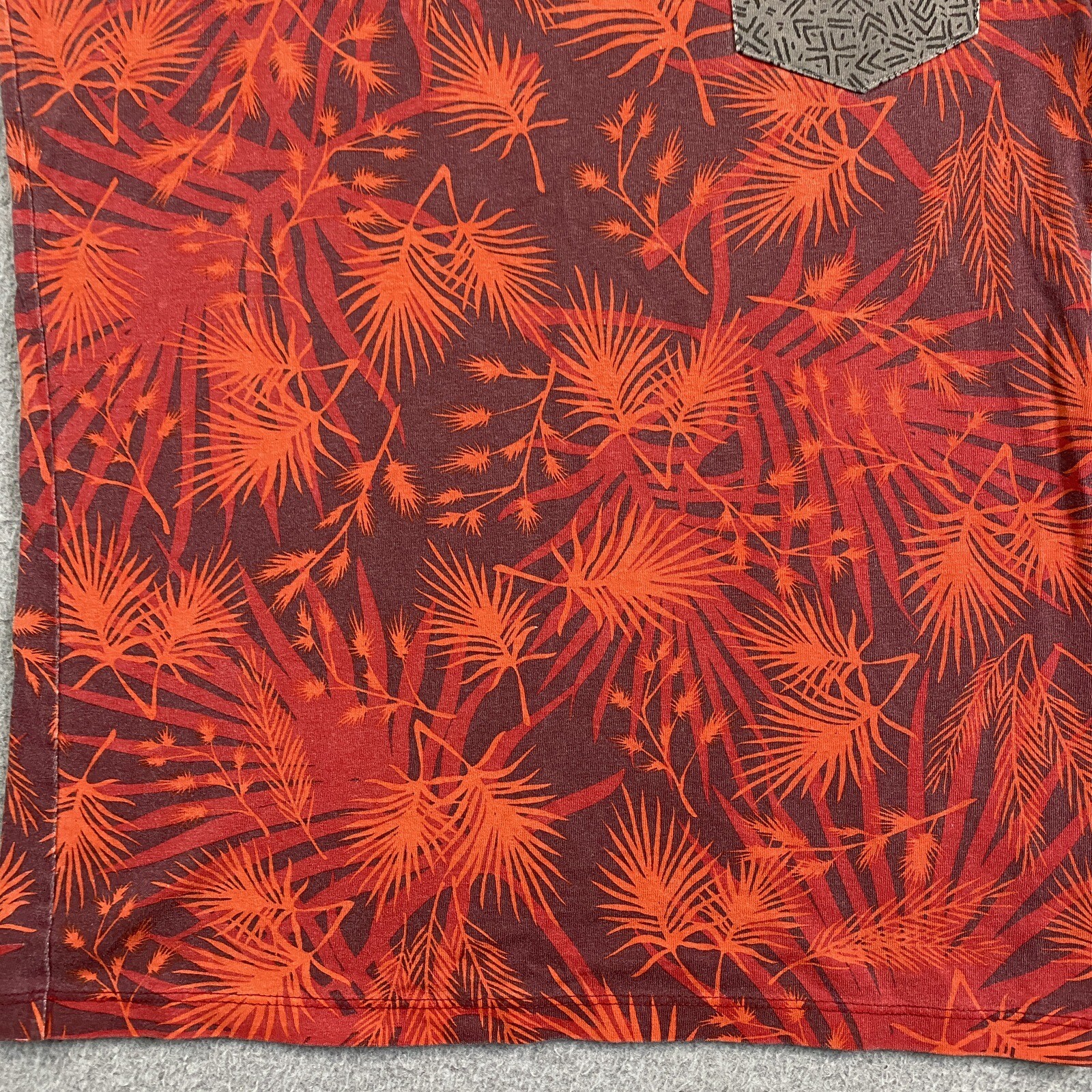 Vans Shirt Men Medium OTW Collection Tropical Print Pocket Tee Skater Streetwear gallery