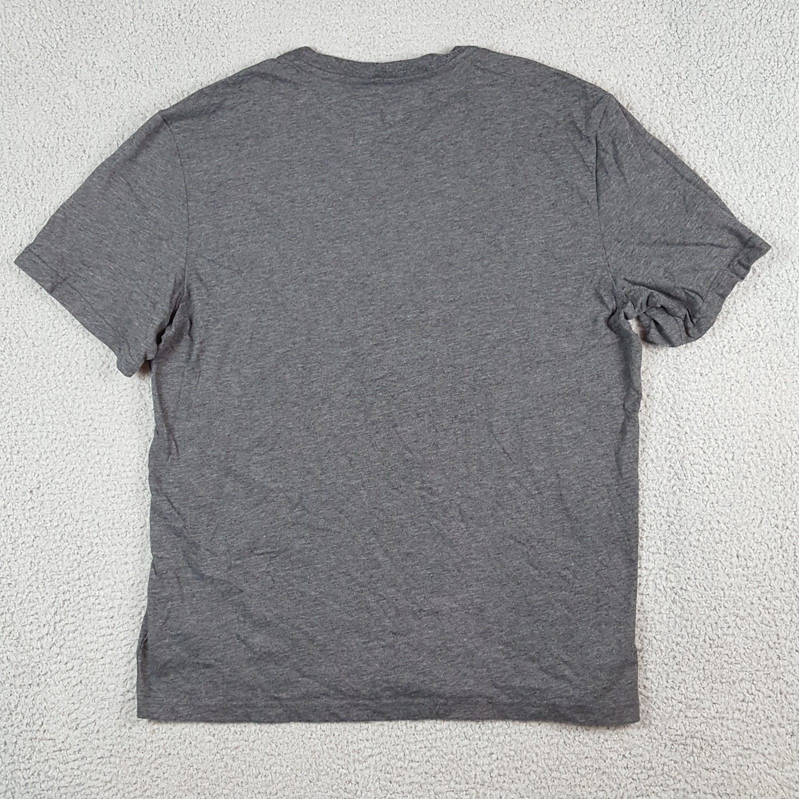 UNTUCKit Gray Breathable Lightweight Size L Moisture Wicking Athletic T Shirt gallery