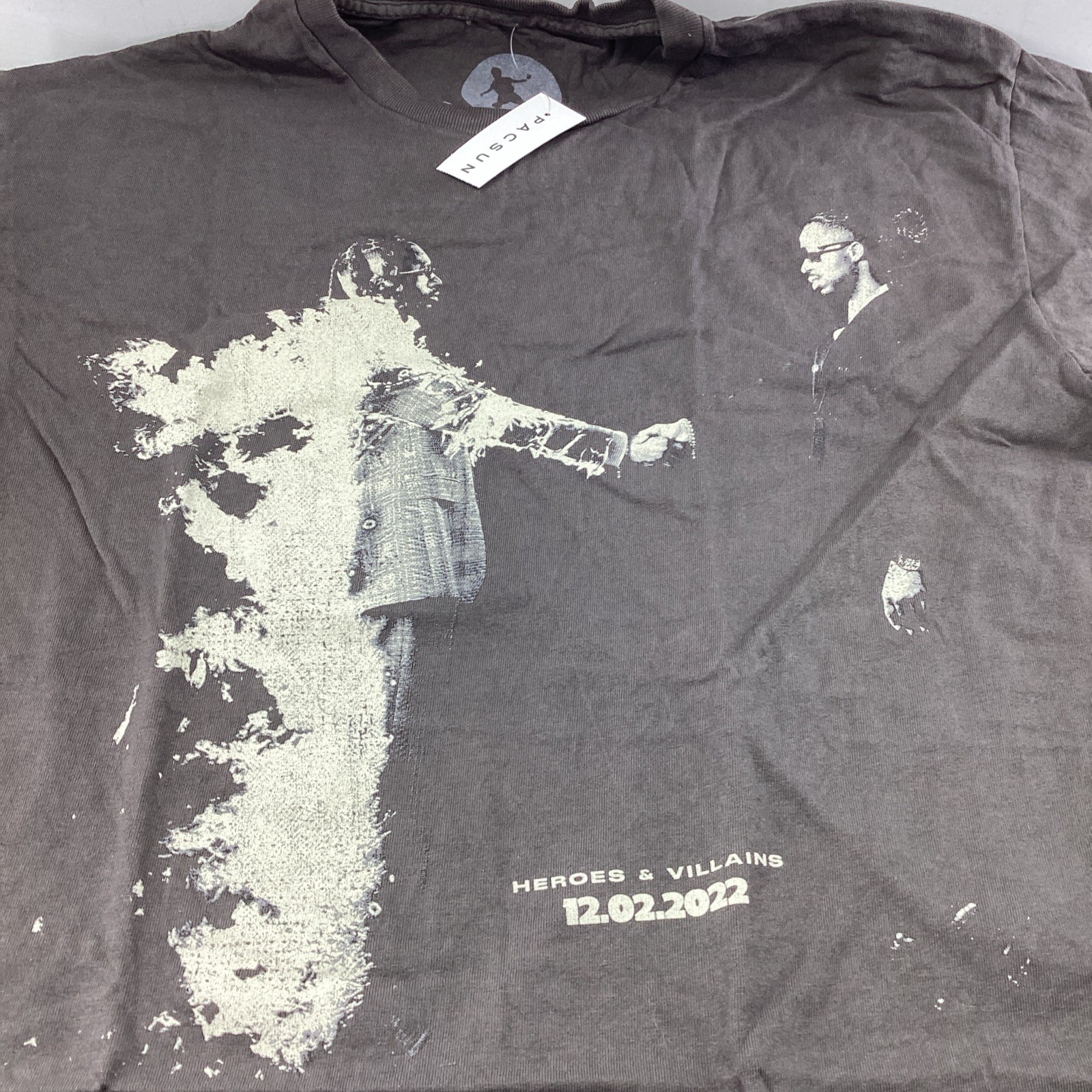 Metro Boomin Heroes & Villains 2022 Tour T-Shirt Gray Adult Medium gallery