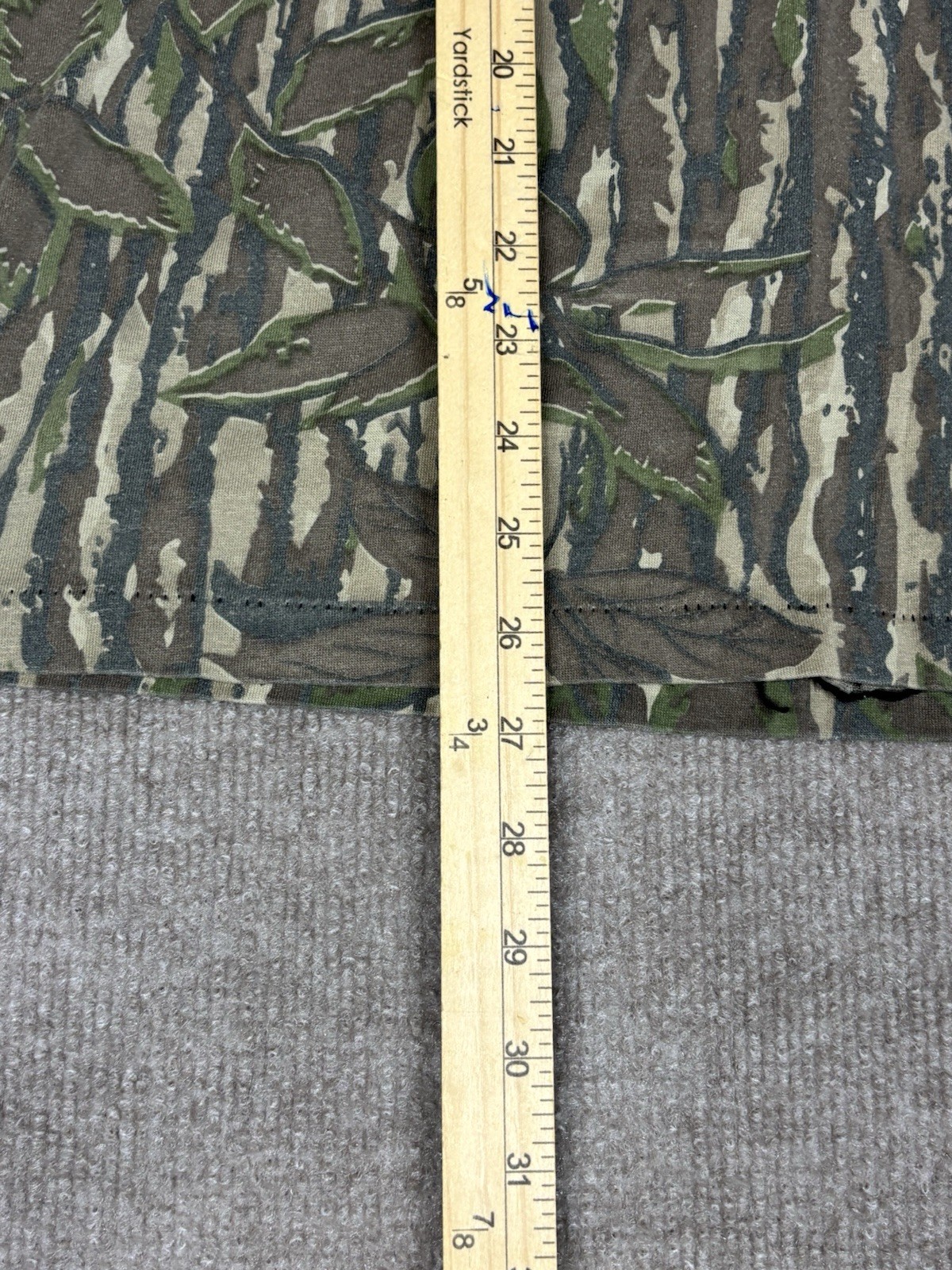 Vintage Realtree T-Shirt Mens Medium Camo Ringer USA Single Stitch Leaf 90s gallery
