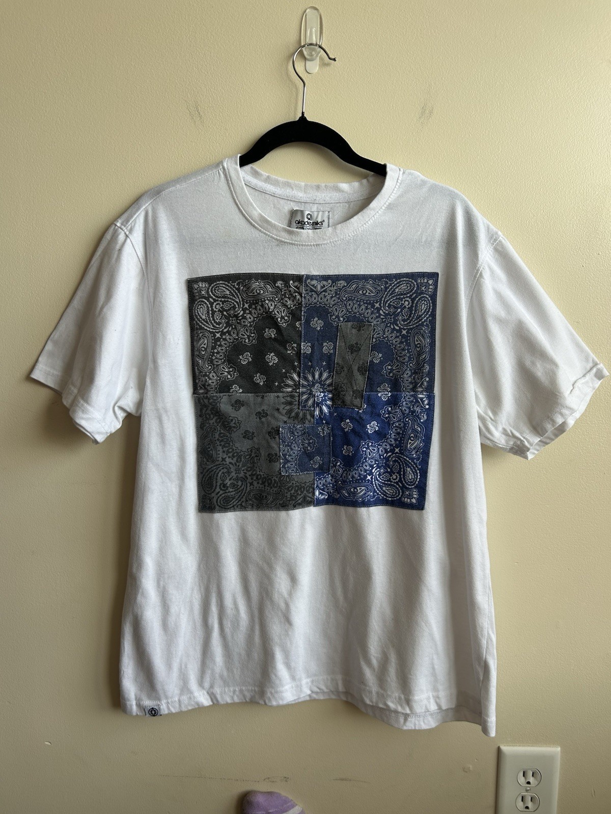 Akademiks Mens Blue And Black Bandana Patchwork T-Shirt L