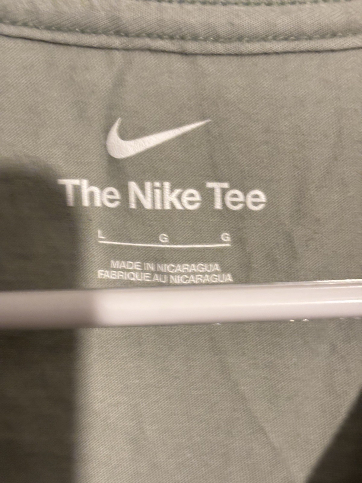 NWT Nike Men’s T Shirt Green With Black and White Logo Size L gallery
