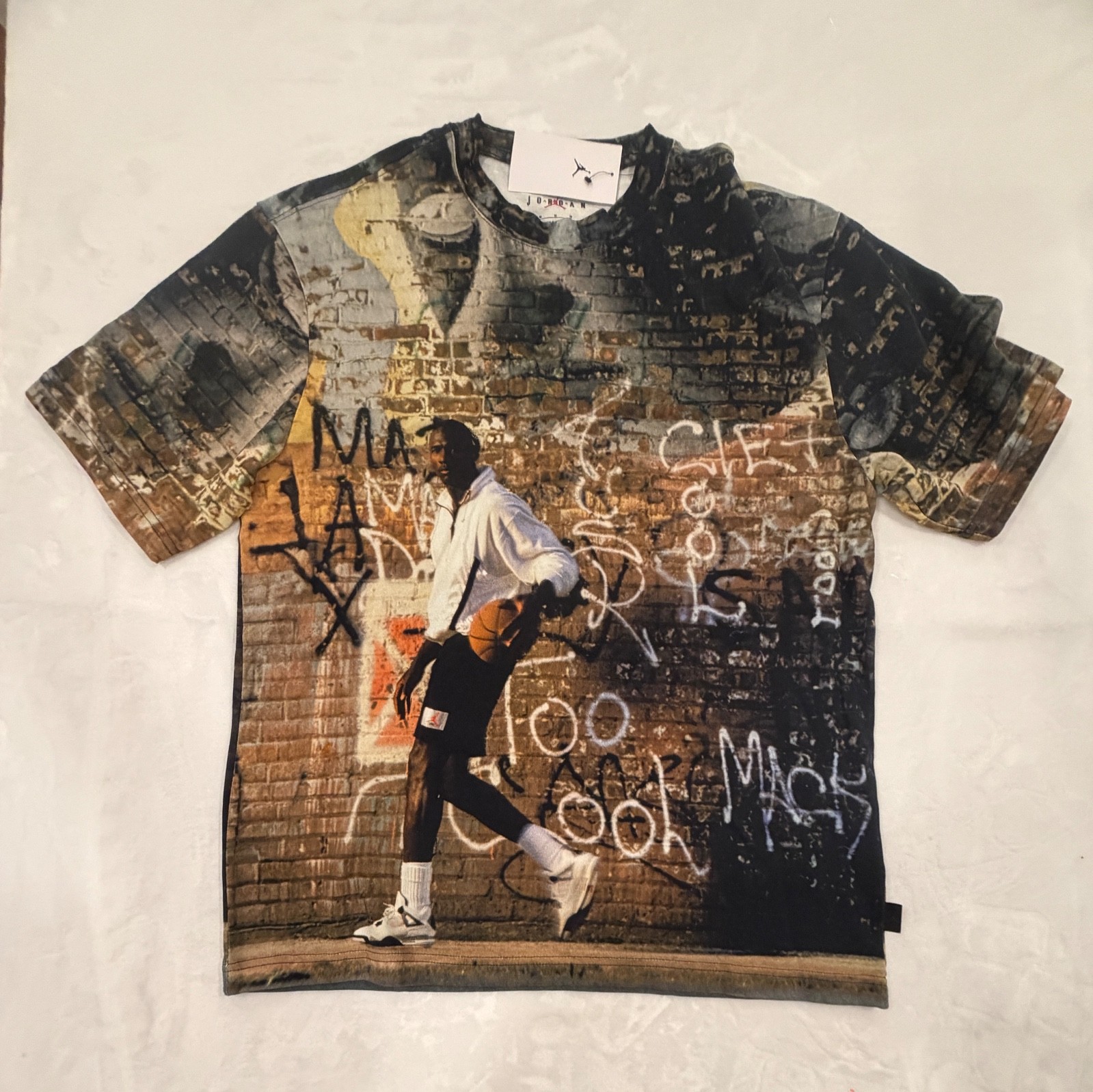 Size M Nike Air Jordan 85 Men's Graphic T-Shirt HQ9006-045 gallery