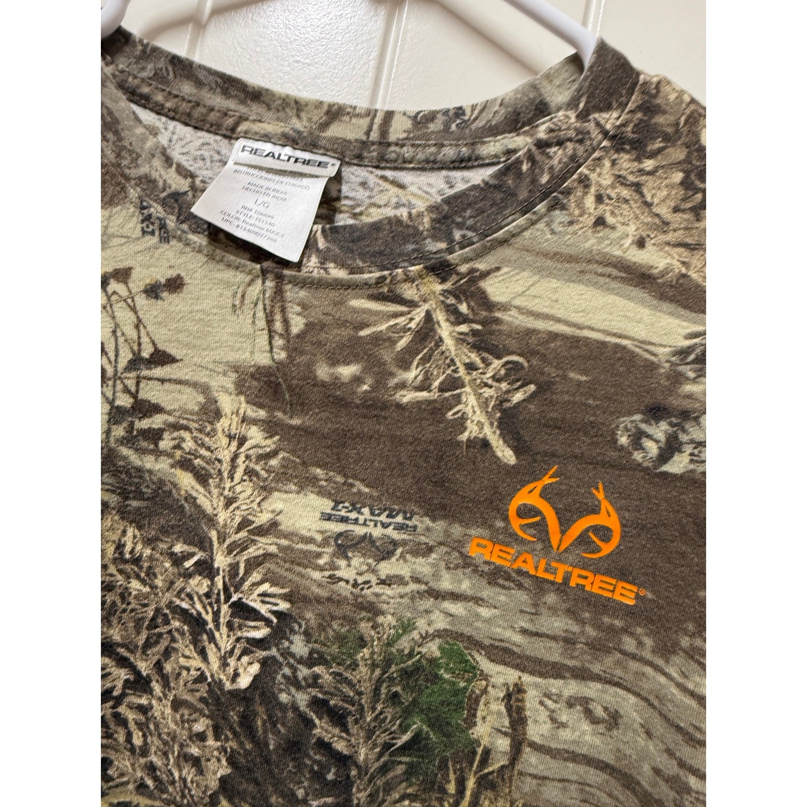 REALTREE Camo Long Sleeve Shirt with orange logo Mens size Large gallery