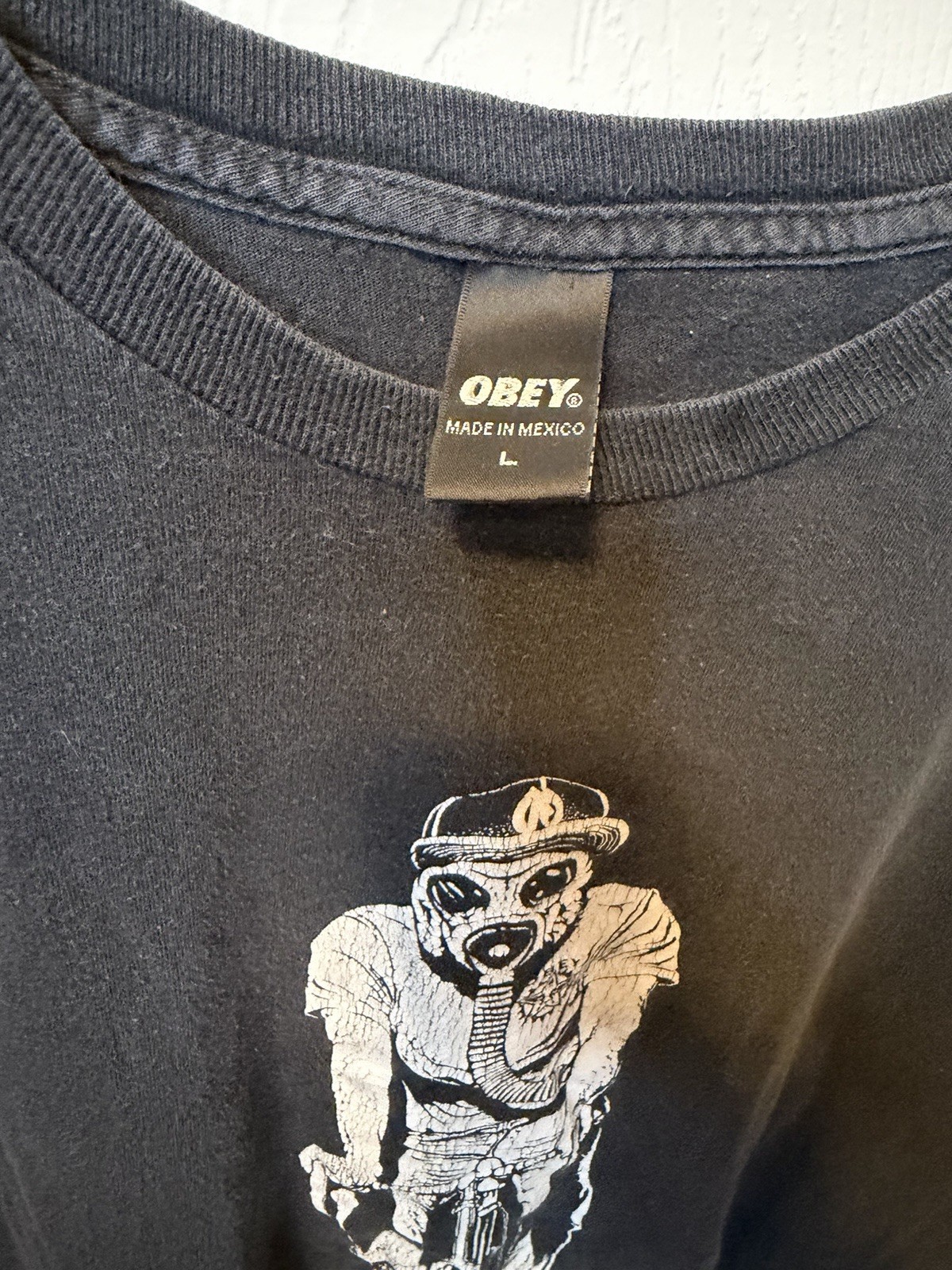 Vintage Obey Guy On Bike Gas Mask Shirt Large Y2K Grunge Bicycling Black BG6 gallery