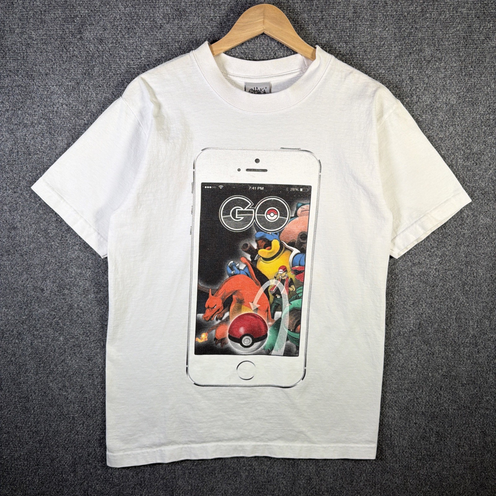 Pokemon Go Shirt Mens Medium White Charizard Phone Cartoon Team Mystic Trainer