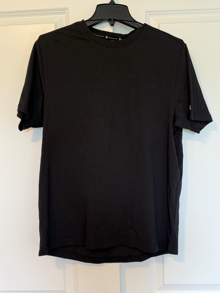 Kenneth Cole Small Core Relaxed T-Shirt Black Crewneck Stretch UPF 50+ $49