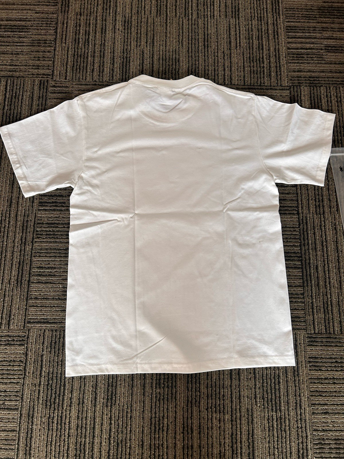 A Bathing Ape Men's Graphic Print Logo Camouflage White T-Shirt S gallery