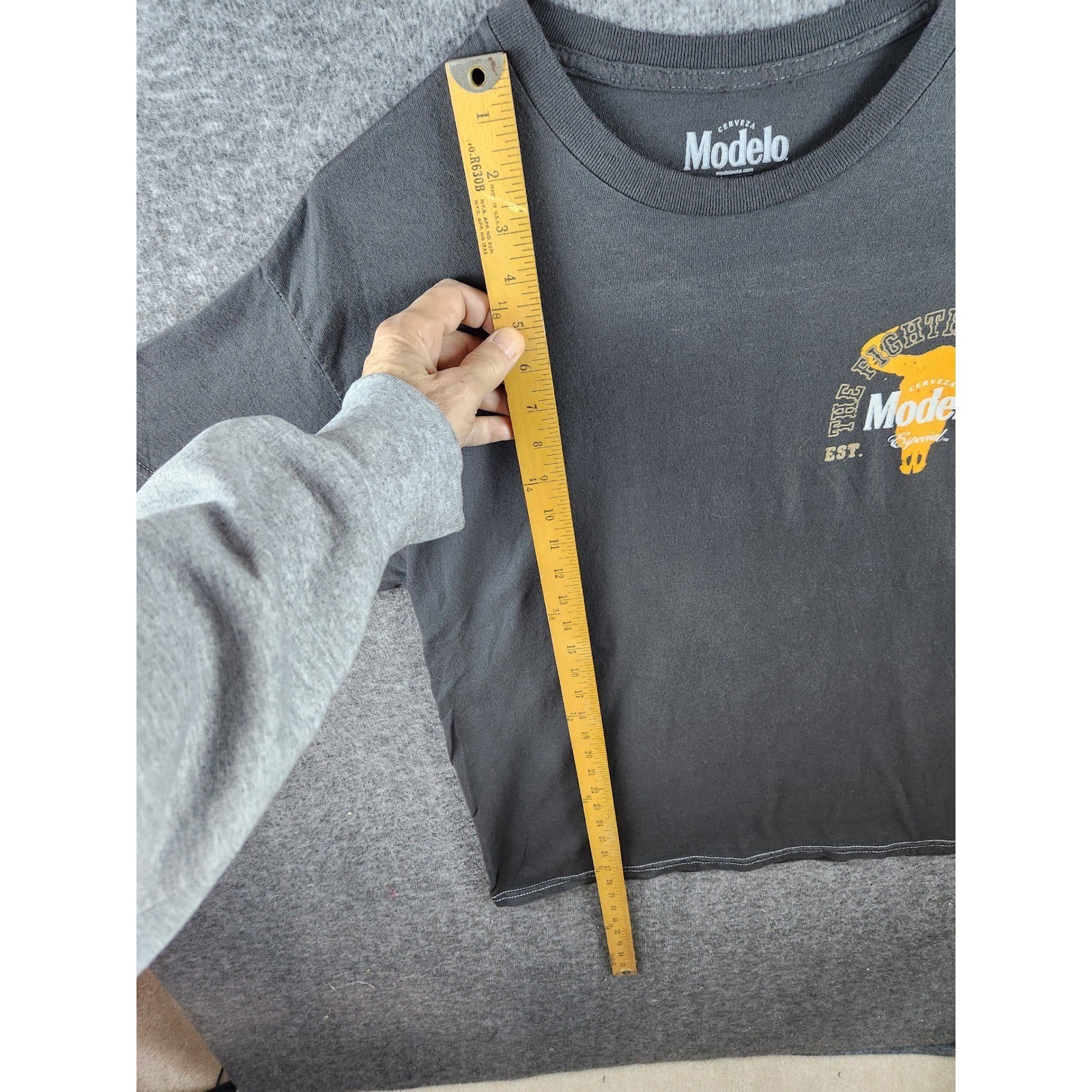 Modelo "Fighting Spirit" Graphic T Shirt Charcoal Gray Mens Large gallery